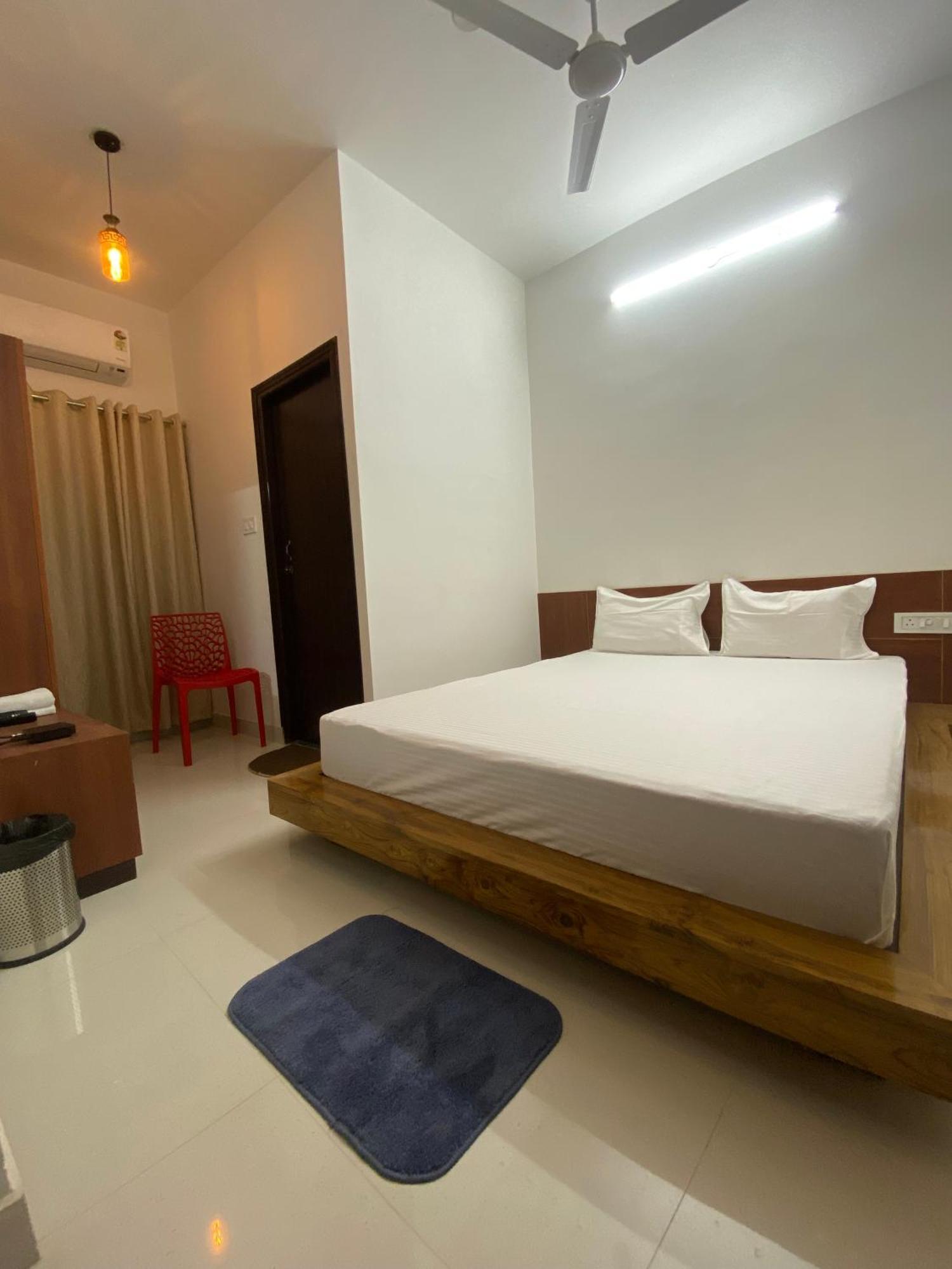 Lake Land Guest House โกลกาตา ภายนอก รูปภาพ
