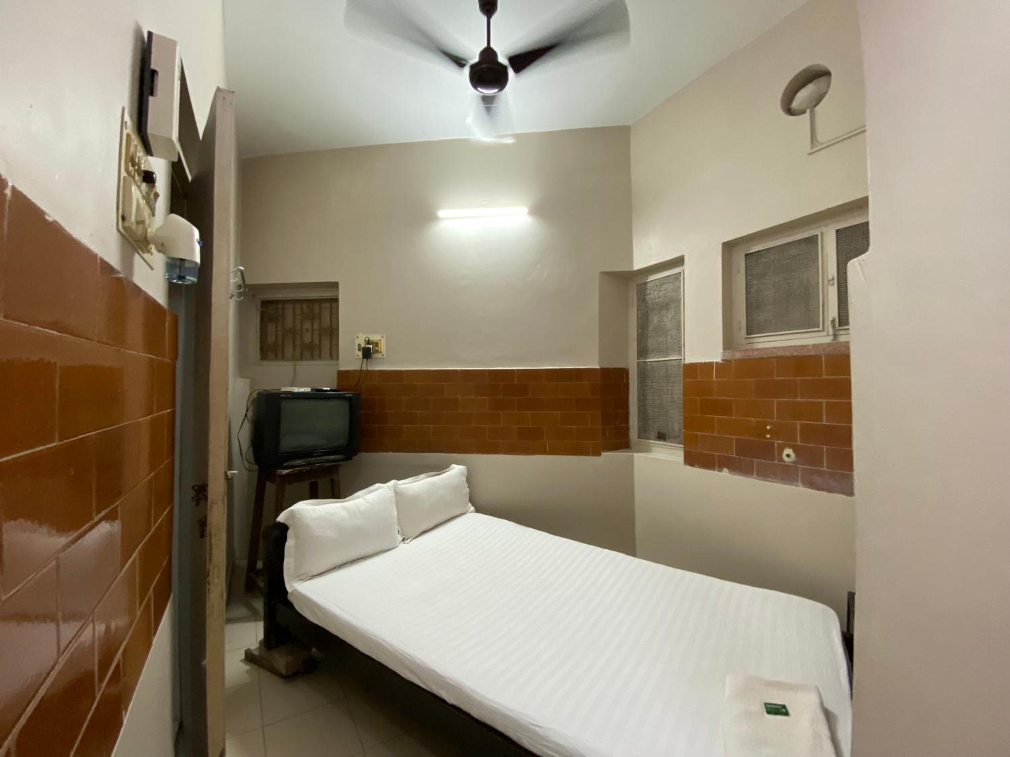 Lake Land Guest House โกลกาตา ภายนอก รูปภาพ